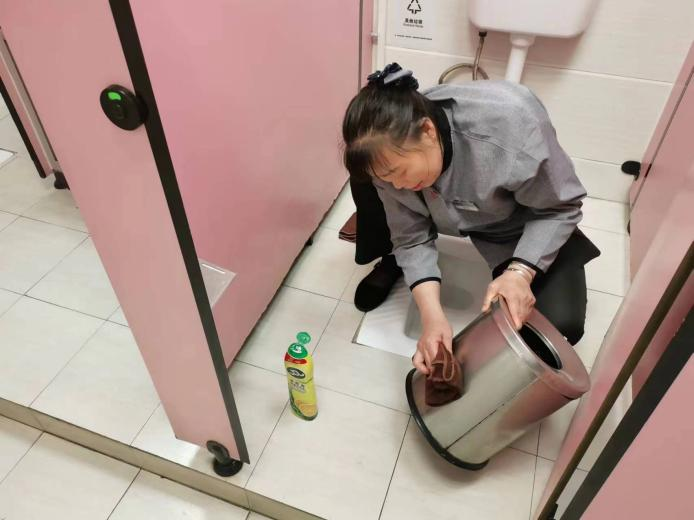 华瑞环境助力商场高效运营的保洁外包服务故事