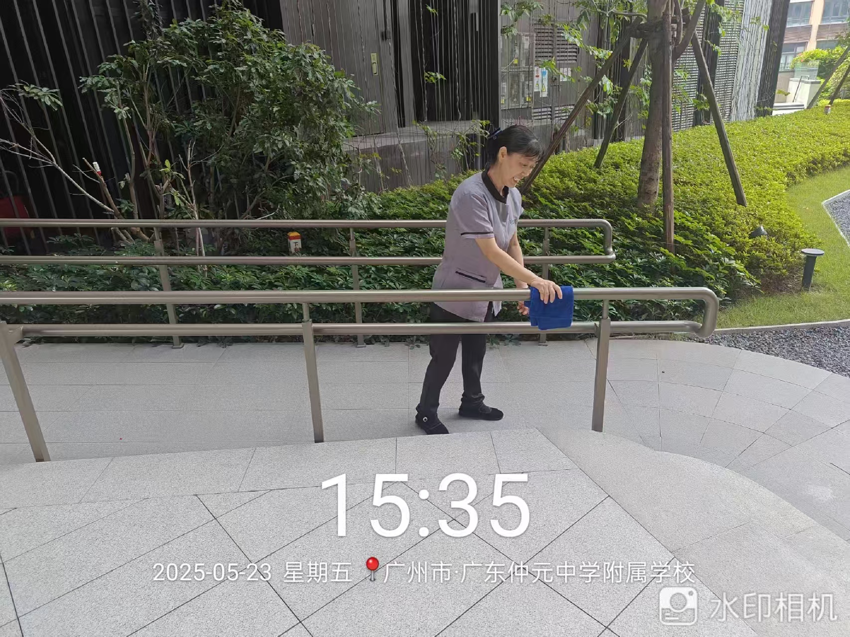 广东驻场保洁外包公司华瑞环境解决小区清洁难题